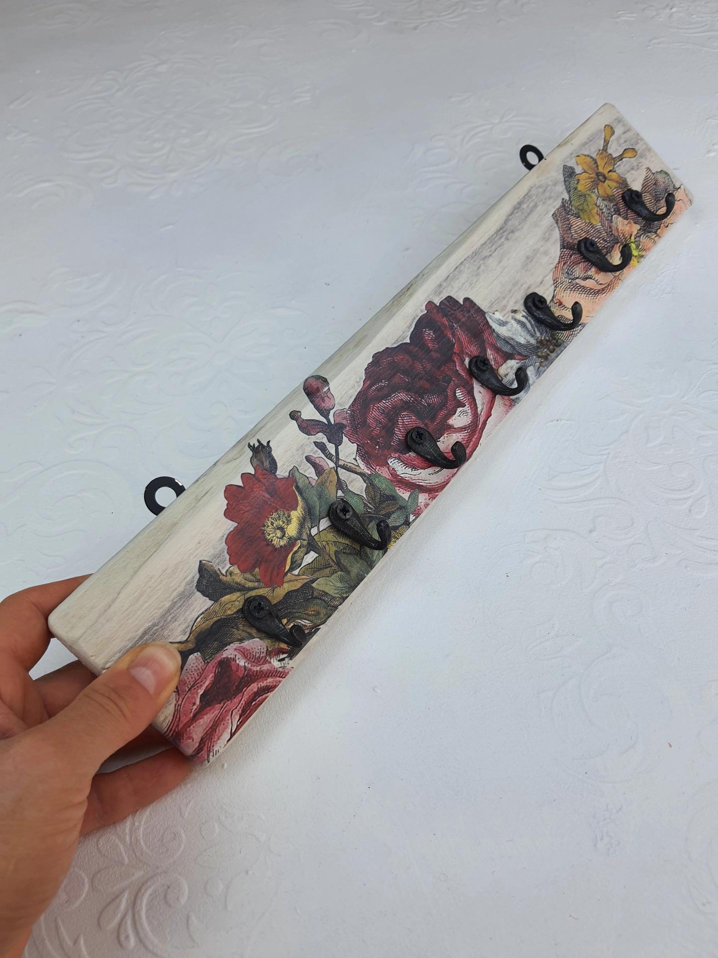 Beyaz Takı Askısı #1