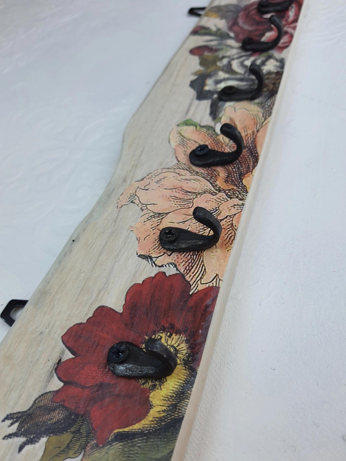 Beyaz Takı Askısı #2